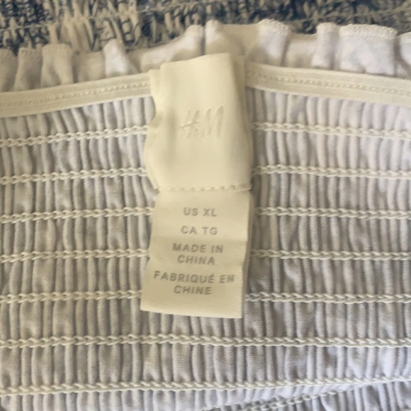 Crop top - Picture 2 of 3